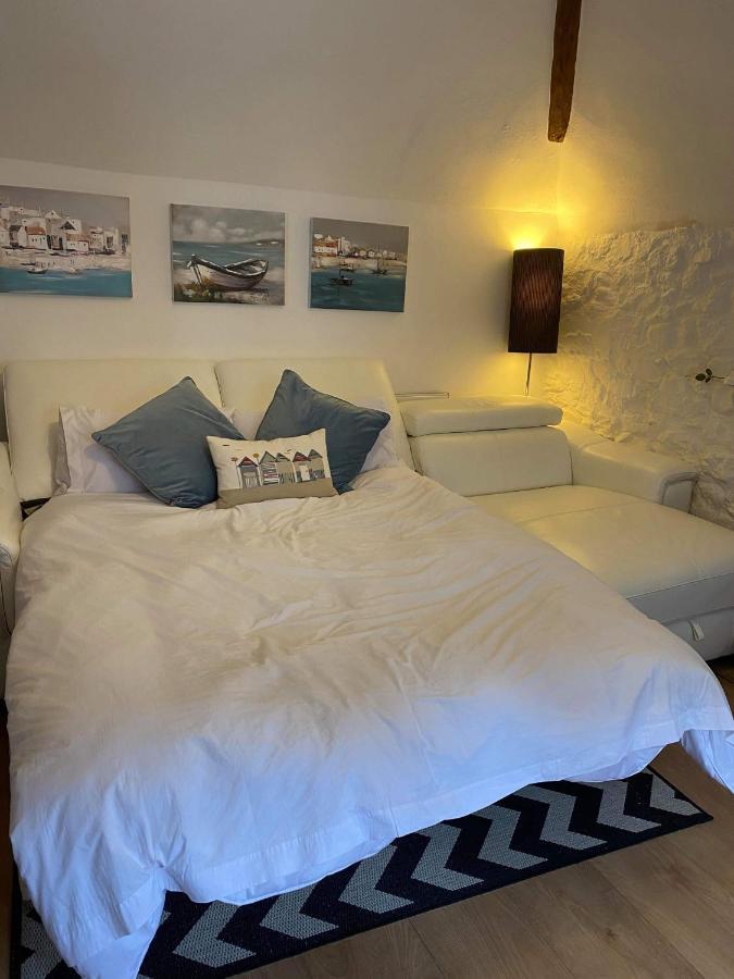 One-Bedroom House,1106730510:JPEG