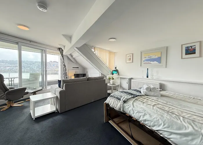 Crows Nest - Panoramic Views Of St Ives Harbour Villa